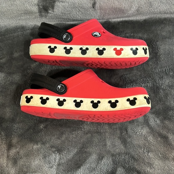 Crocs Crocband Mickey Mouse Sz J-2 Red/Black/White GUC - Picture 3 of 6
